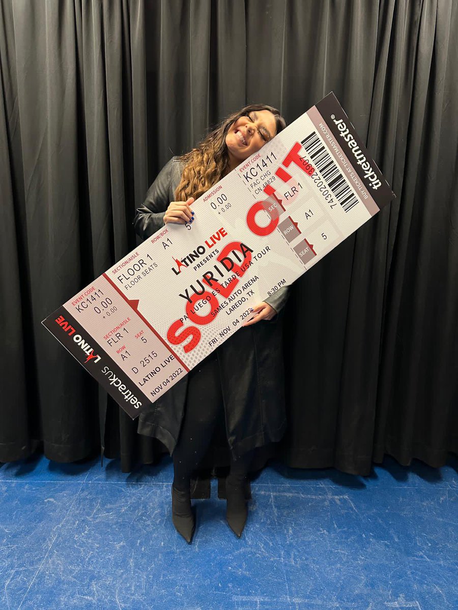 yuritaflowers's tweet photo. ¡¡¡Gracias #LaredoTX , fue increíble abrir la gira de #PaLuegoEsTardeUSATour con ustedes !!! https://t.co/87PIcHvEdg