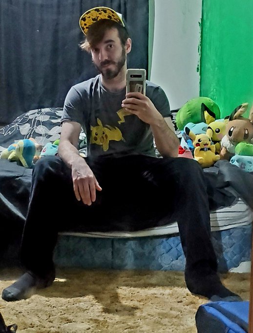 1 pic. Think you have enough badges to train me? https://t.co/UOiTzSj2ws