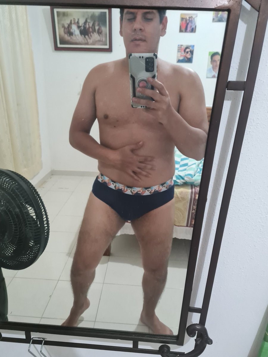 ZuartLeonardo's tweet photo. También los gorditos tenemos algo de sexy. En un mes bajo los kilitos que tengo. Para tener bonito abdomen. https://t.co/GPJI4K3HSQ