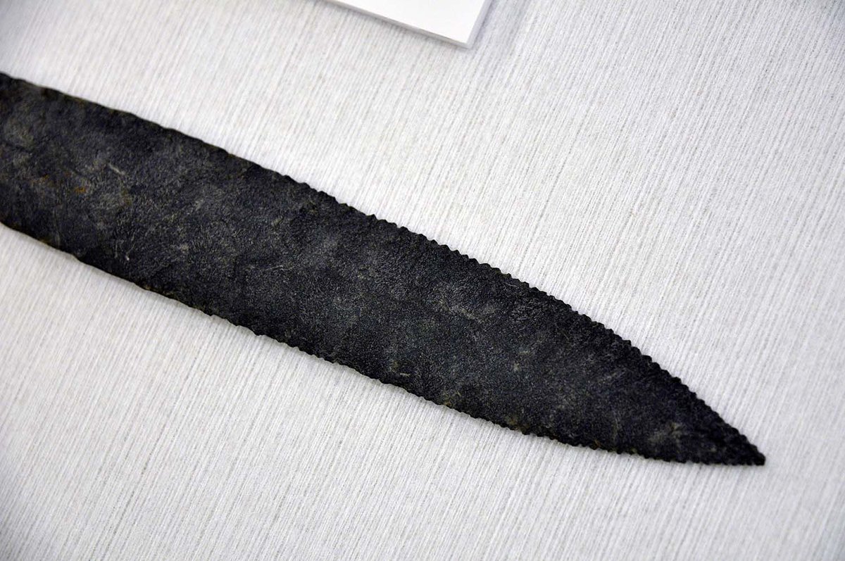 刀剣 ～ #古代の武といのり ～】 大阪府森小路遺跡の打製石剣