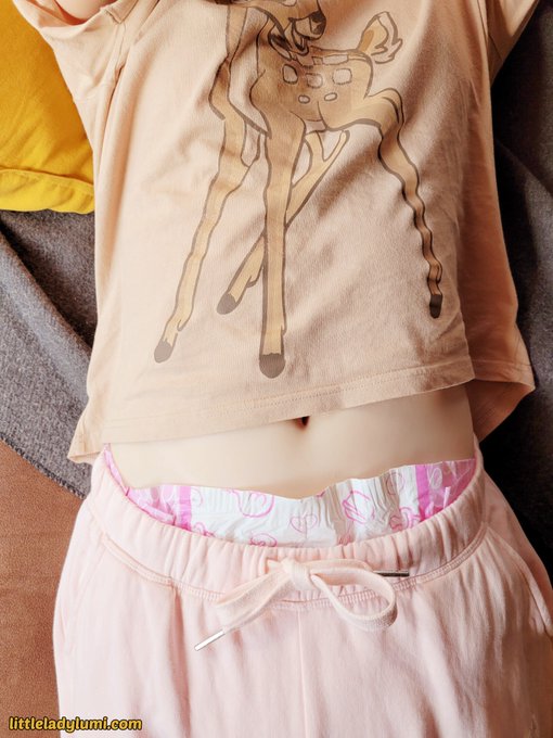 Morning stretchies! :3 #abdl #ageplay https://t.co/SJEyoMPWVF<a href="/tag/abdl"class="tags">#abdl</a><a href="/tag/ageplay"class="tags">#ageplay</a>