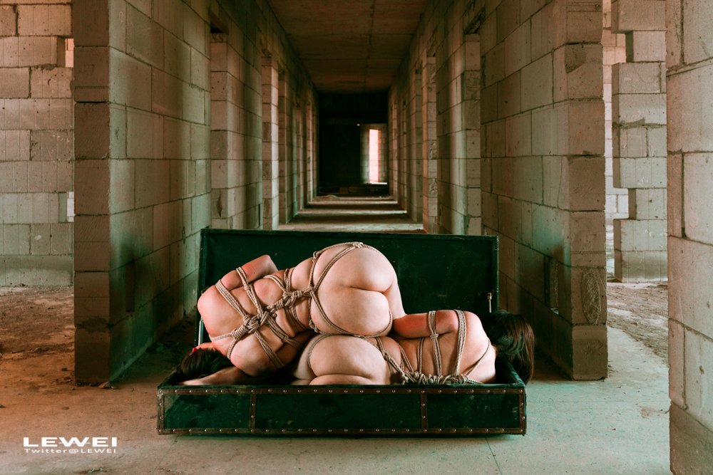 长沙烂尾楼～
出镜：@tanhuan_
@BabyCatDogCamel

#LEWEI #Shibari  #BabyArt #ChinaBondage #ChinaArt #Bondage
#广州约拍 #废墟捆绑
各类主题创作拍摄欢迎私我约拍～
投稿：
@Fengsiyuan
 @tbzt3623
@ZHOUSHUREN_ https://t.co/8t6M0HJktD