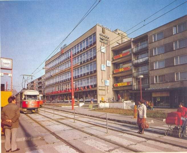 socialismus_eu's tweet photo. #🇨🇿 #normalizace #socialismus #komunismus #totalita #komunizmus #nostalgie #litvinov #cssr #czechoslovakia #ceskoslovensko #madeinczechoslovakia #pamet_naroda #jaktobylodoopravdy #Pametnaroda #prepistedejiny #1975 #Straßenbahn #villamos #tram #tramvaj #tramvay #elektricka https://t.co/N7XKKoAOCz