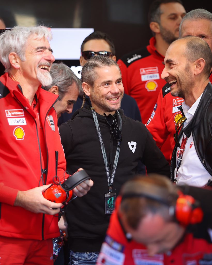 WorldSBK's tweet photo. Another one who didn't want to miss #TheDecider 😎

Before heading to Indonesia 🇮🇩 for his first match point, @19Bautista joins @ducaticorse on a crucial weekend for the manufacturer in @MotoGP 🙌

#ValenciaGP 🏁 https://t.co/74cJtjMX58