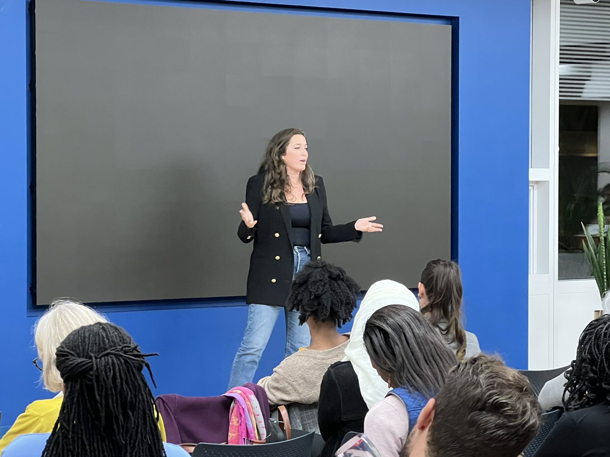 @AlexandraBarke1 at @TEDxWomen maps out how to @BeMorePirate in the navy in 5 actionable steps. 1) never attempt anything alone 2) it’s not what you say it’s how you say it 3) define what you’re fighting for, not against 4) change one small thing quickly 5) Tell the story 🔥