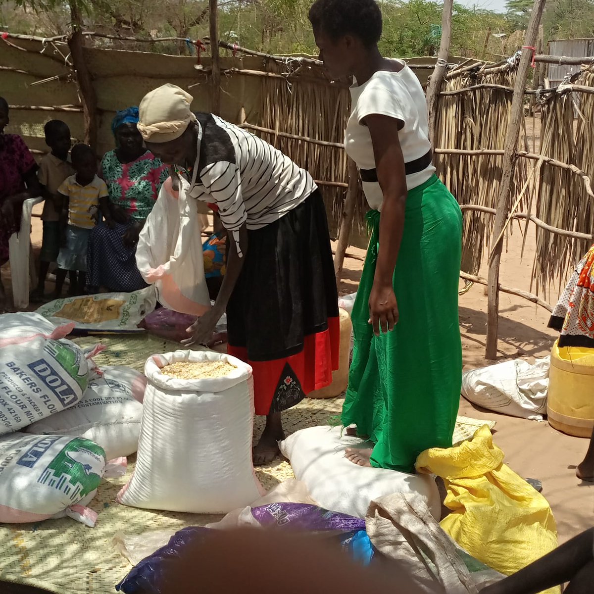 Kangaten distributing food to drought affected people in turkana county