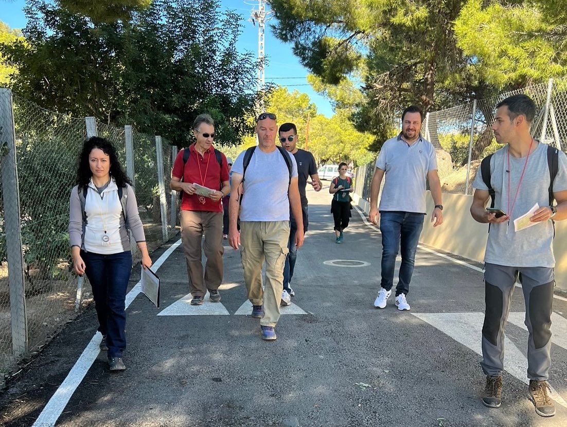 😃Durante este mes de de octubre hemos acogido en el CEM <a href="/LaNuciaES/">La Nucía</a>🍃un taller organizado por el <a href="/GVA_Cefire/">Formació, Innovació i Recursos per al Professorat</a> Alicante 
✅En este taller que finaliza hoy tras 4  intensas jornadas, ha participado un grupo de profesores👩🏼‍🏫venidos de diferentes municipios de la Comunidad Valenciana‼️