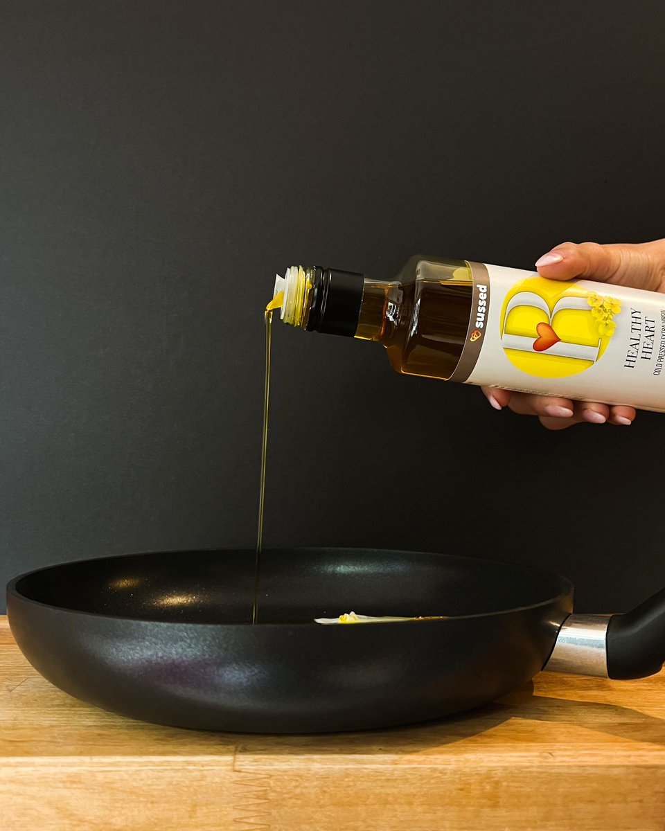 RT @sussed11: Pouring goodness.
From #sussed.
Add a touch of the Mediterranean to your meals with our #HealthyHeart #OliveOil
#healthy #omega3 #Omega3s #Omega3DHA #Omega3DHAOil #sussed #getsussed #coldpressed #getsussed #livehealthy #livehappy #healthyea…