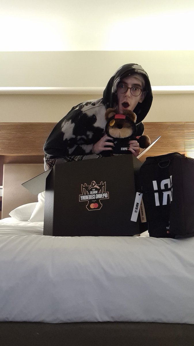 Massive W Mastercard

<a href="/MastercardNexus/">MCN</a> have collaborated with <a href="/privatelabelnyc/">Private Label</a> and <a href="/lolesports/">LoL Esports</a> to create this awesome #Worlds2022 Opening Ceremony capsule collection. Click the link to sign up to be notified when the collection goes on sale #Priceless #ad

Priceless.com/Worlds22