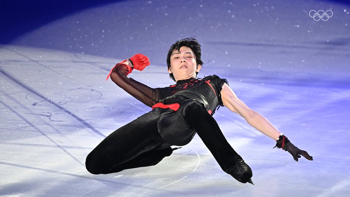 OlympicKhel's tweet photo. The grace...the style...the ease... 😍

The two-time Olympic gold medallist, @YUZURUofficial_ was back on the ice for his first professional show -- Prologue -- in Japan last night.

#FigureSkating https://t.co/t22MkWHGOJ