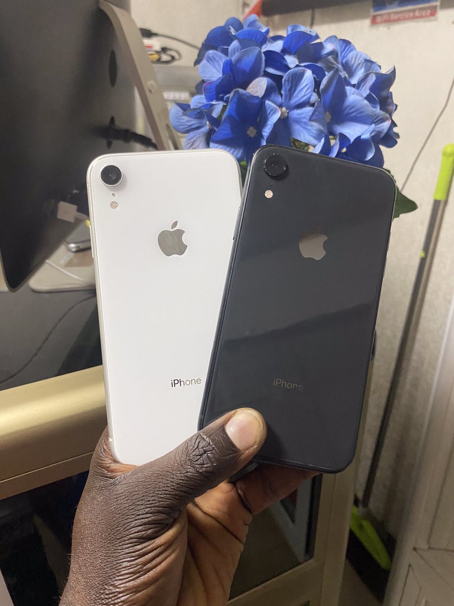 Weekend deals. iPhone XR 64GB @ GHC2650 Swap deals accepted. Includes accessories