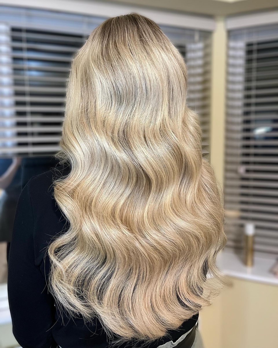 New hair day ✨ courtesy of @spendlovehair__
125g of Hair Rehab London professional extensions in shades Dirty Blonde &amp; Coachella Blonde.
l8r.it/sWo2
🛍 Treat yourself 10% off with code YEAH10
💵 Spread cost with Laybuy &amp; Clearpay
📦 Next day delivery available