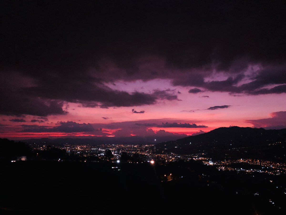 JeffreyRivera6's tweet photo. @lourdesfrdz Mi aporte, vista a Pereira! https://t.co/FBkqXmHQZG