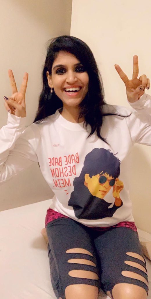 My dream man <a href="/iamsrk/">Shah Rukh Khan</a> 😍

I woke up like this 🙈
That’s how close I keep you to my heart 🥰#AskSRK