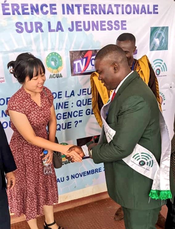 AEdzanga's tweet photo. Images en marge de la Deuxième Conférence Internationales sur la Jeunesse tenue à l'Assemblée Nationale de Bangui en RCA sur le thème: Développementse et renaissance africaine : quel profil de jeune pour l'émergence globale de l'Afrique ?
https://t.co/ZMoAEtE5p1 https://t.co/dNw9gadlo1
