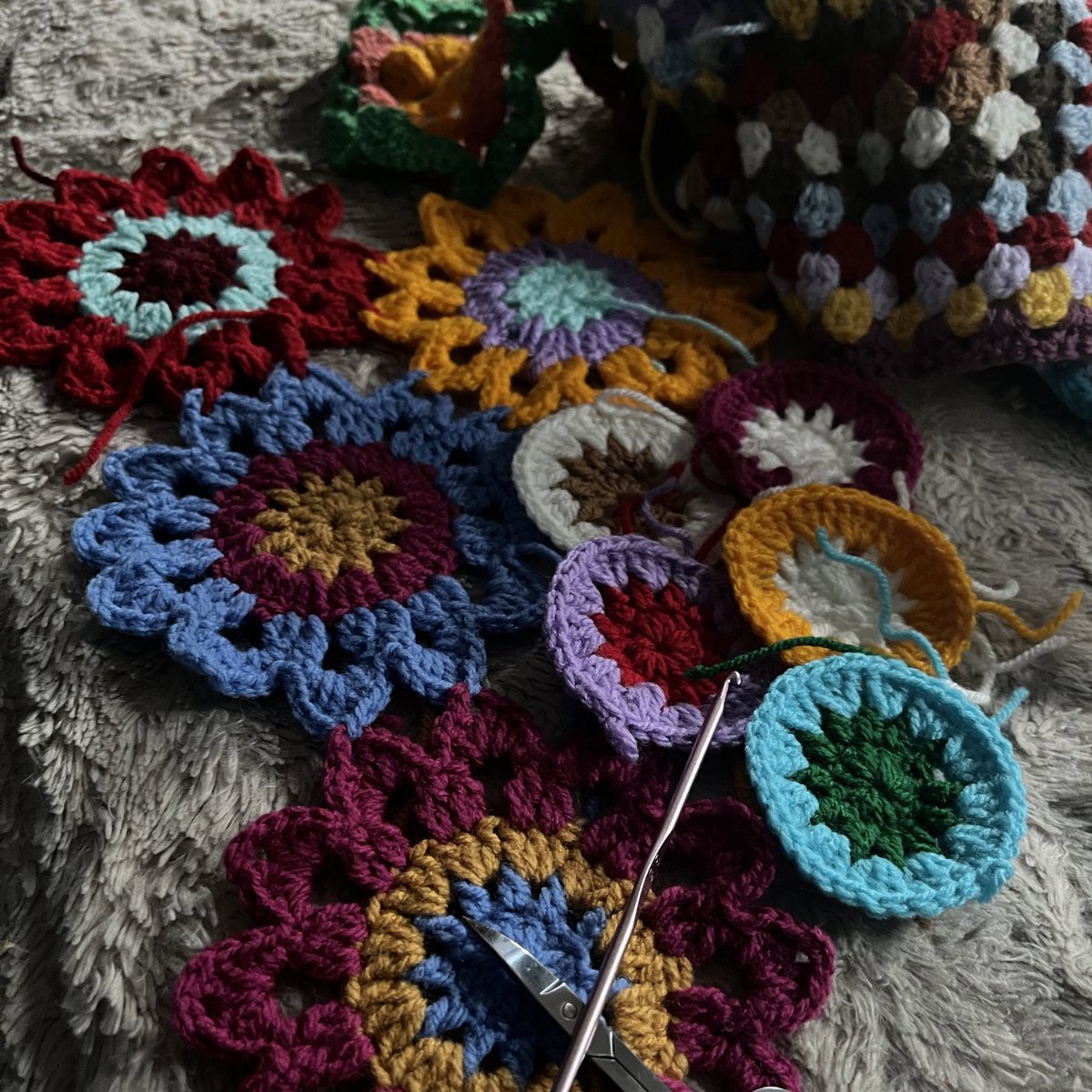 There’s always something magic about starting a new project 🥰 #crochet #wip #JapaneseFlower #yarn #Crocheting #curtains #bedthrow #saturday #crafting #flowers #rainbow #scarpyarn #reuse #recycle  etsy.me/3Uf5S8I