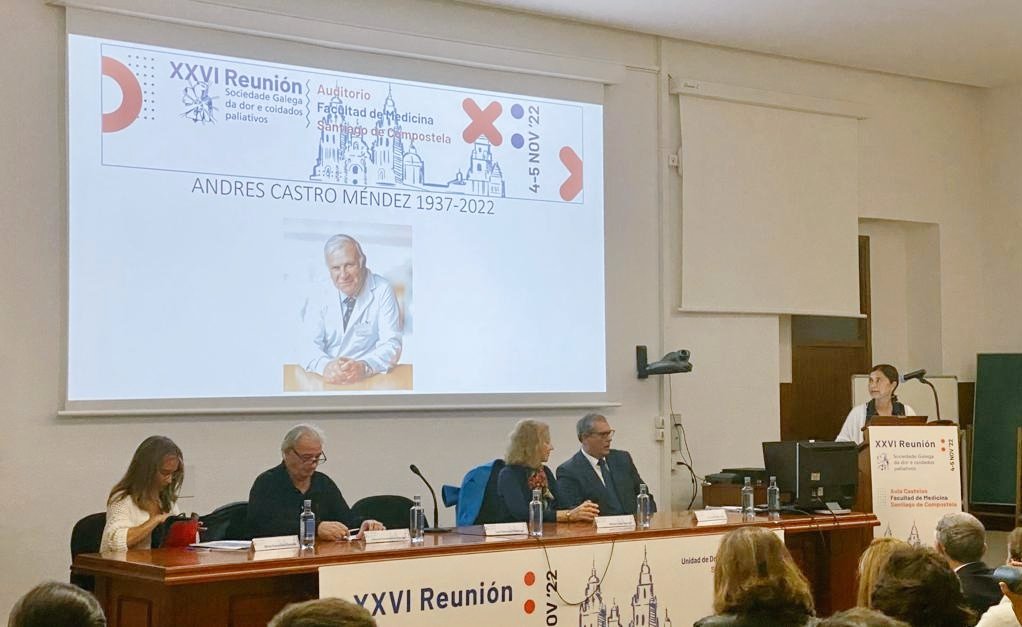 Emotivo homenaje al Dr. Castro ayer en la inauguración de #SGADOR22.❤️ Hoy continúa la Jornada de <a href="/sgadolor/">SGADOR</a> en la Facultad de Medicina de #SantiagodeCompostela #Dolor