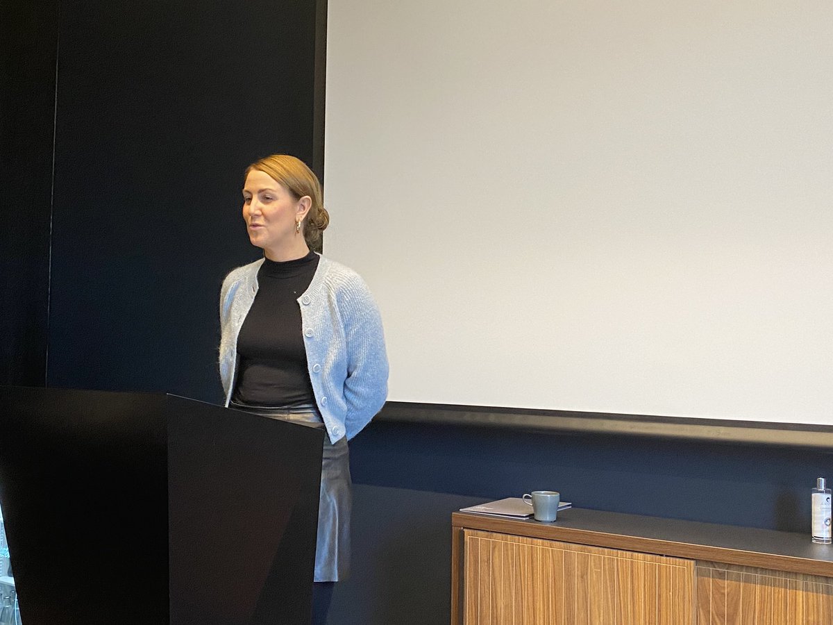 Støttegruppen har fylkesledersamling i Drammen. Gro er ny Generalsekretær. Catrine Torleifsson fra Ekstremismekommisjon og Statsråd Tonje Brenna holder foredrag.