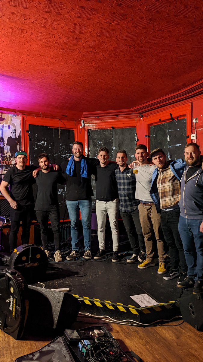An honour and a privilege to share the stage with such gentlemen. Great show with Wyres last night at the loft in Southsea.  

Make sure you check Wyres out. One to watch for sure.

#punkrock #altrock #poppunk #rock #livemusic #music #southsea #DIY