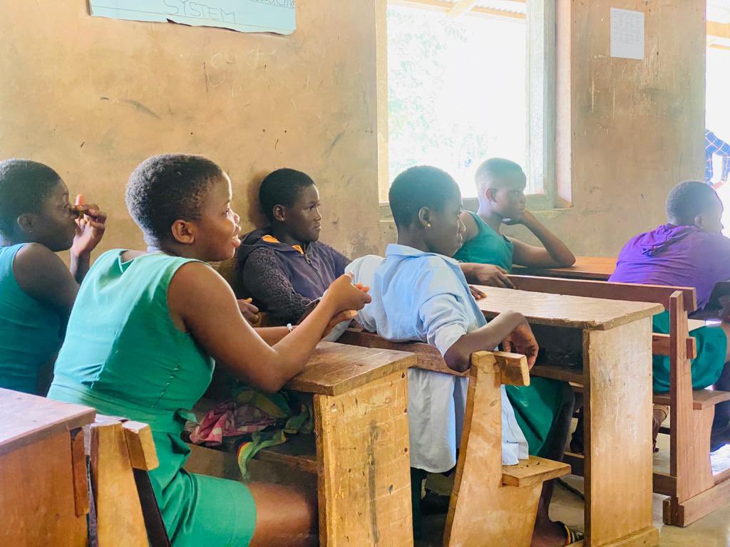 HRNGhana's tweet photo. Global inflation is having negative impact on good #MenstrualHealth practices due to taxation of products. This’s also affecting attendance in schools &amp; girls participation in other areas.
We keep intensifying commitments to girls in Ho - West by providing free menstrual products https://t.co/O3S5S7hw2z