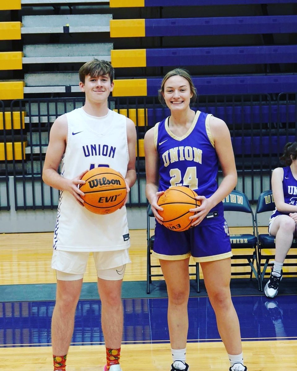 Junior, Lara Turner defeated the skills challenge 🥇 and Sophomore, Ariel McCarter took the win for the 3 pt. contest. Thanks again to @uchs_tipoffclub for hosting Hoopfest last night. #UnionUnited