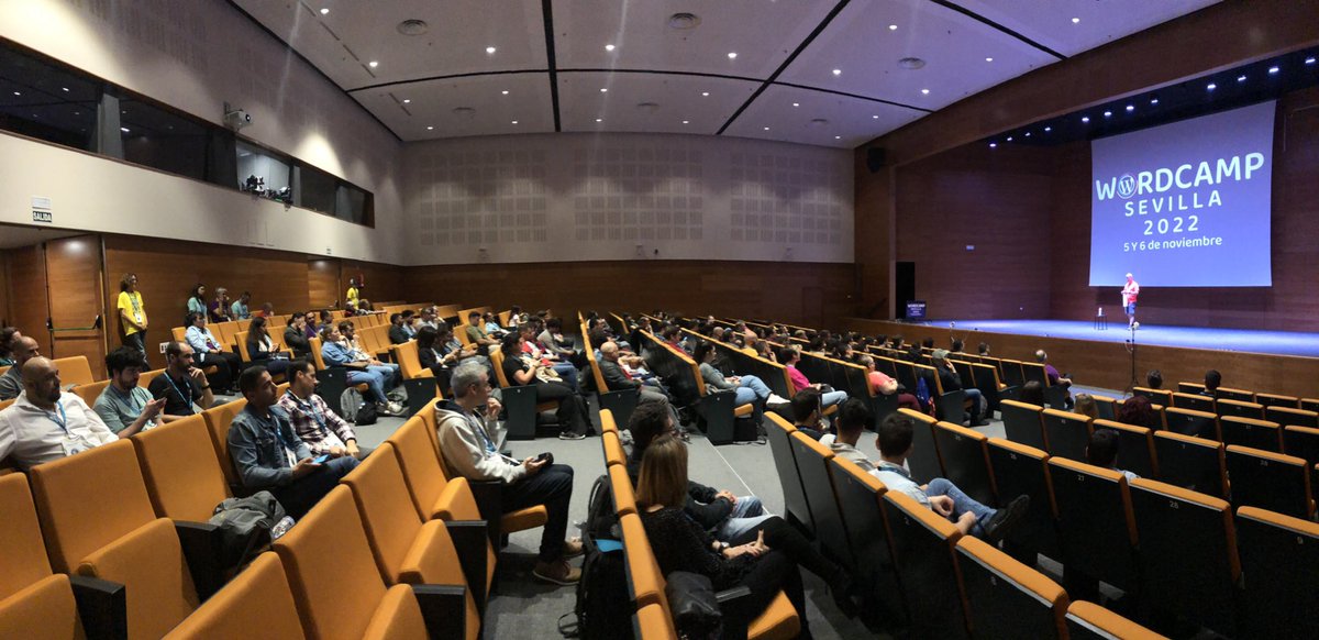El líder de #WCSevilla, <a href="/materron/">Miguel Angel Terrón</a>, nos da la bienvenida en un venue precioso 😍 Está va a ser una #WordCamp MUY especial y muy diferente a lo que hemos vivido en otros sitios.