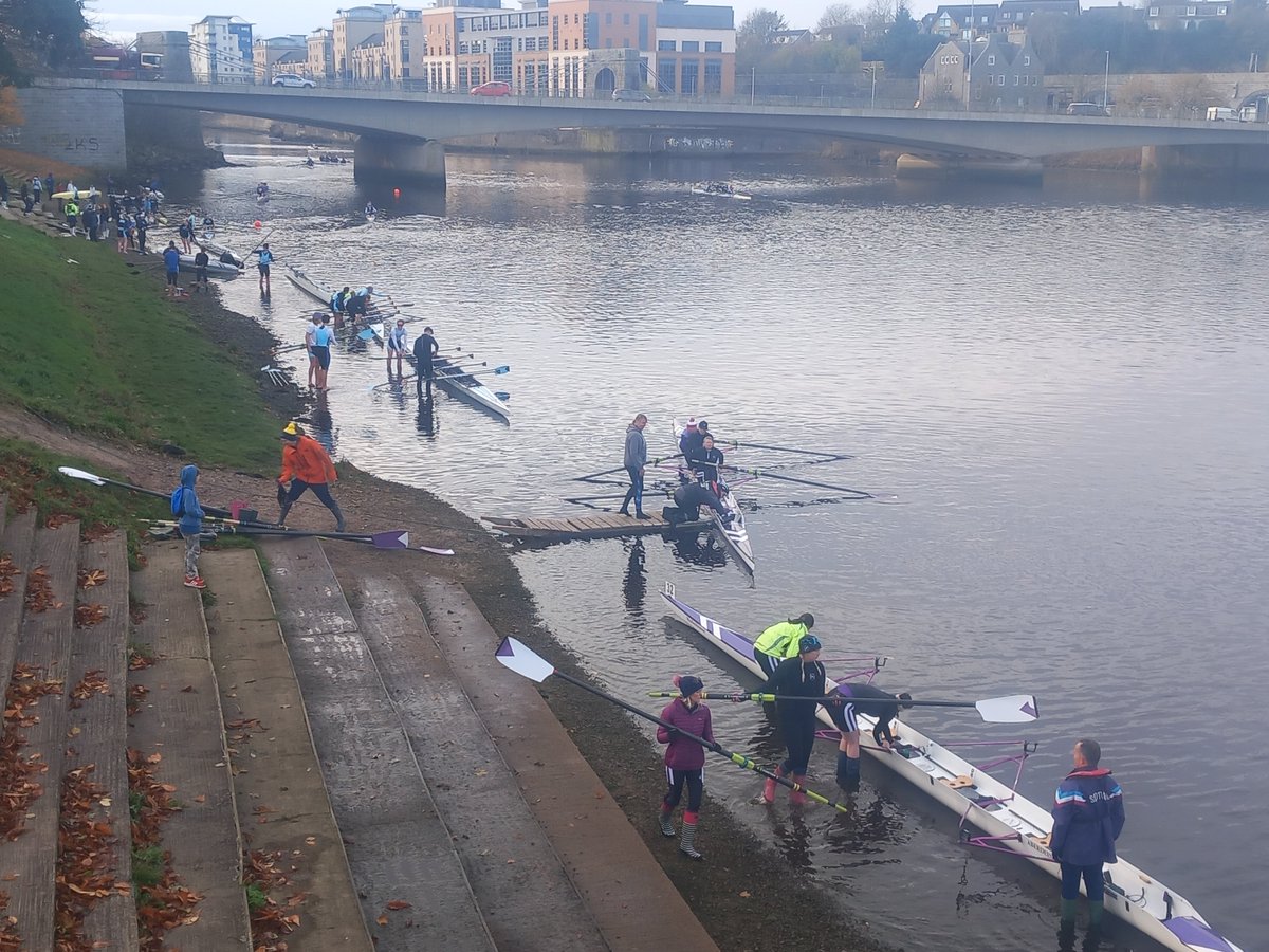 First crews boating for Aberdeen 4s Head in lovely calm conditions 
#headracing # Aberdeen