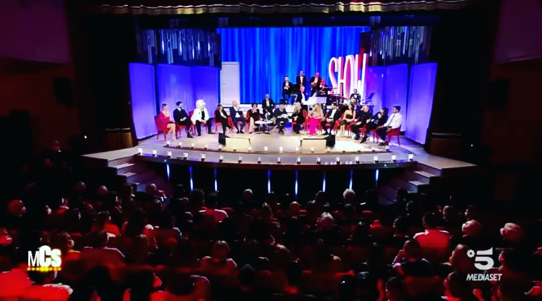 daqstudio's tweet photo. Teatro Parioli in Roma
"Maurizio Costanzo Show".
Scenografia e allestimento backstage: Lucia D'Angelo e Cristina Querzola (DAQstudio).
#MaurizioCostanzoShow #DAQStudio #canale5 #teatroparioli #AscoltiTV #eventi #BACKSTAGE https://t.co/bkQD2UfJDr