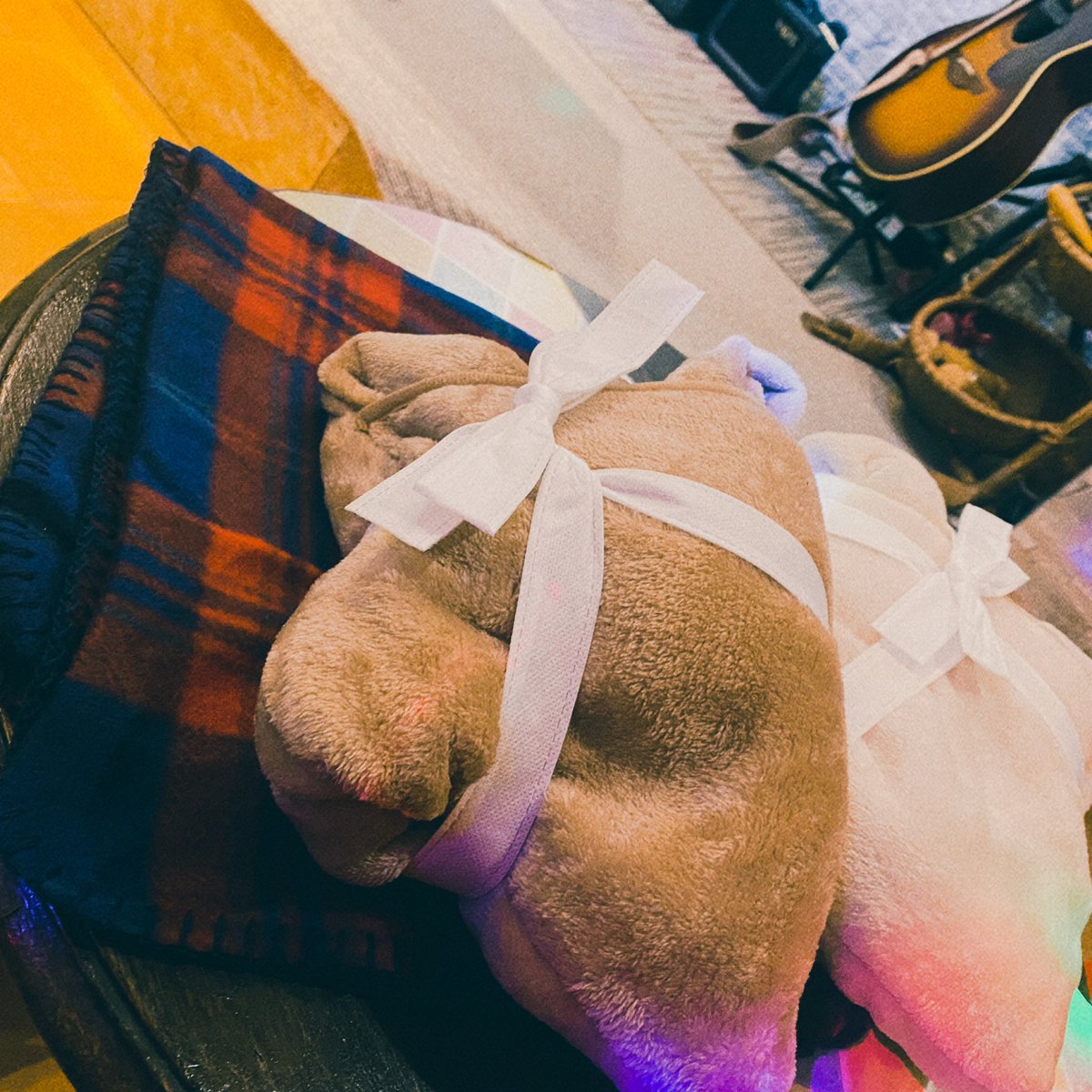 寒くなって来たので膝掛けご用意しました☺️ぬくぬく〜✨

気まぐれハート
19:30〜1:00
#富田林 #カラオケ