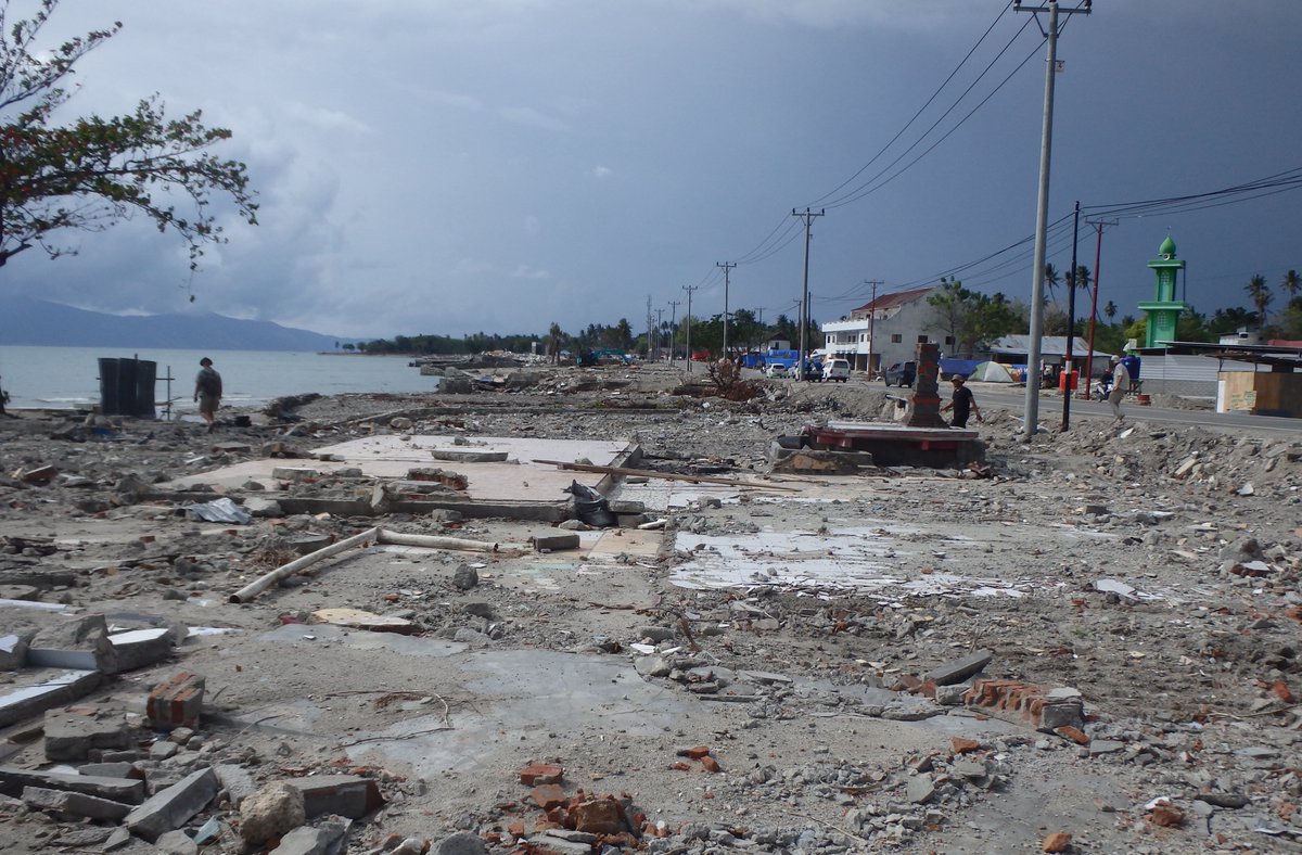 EOS_SG's tweet photo. “Most tsunami early warning systems are designed to detect tsunamis caused by earthquakes. We can improve these systems by including other tsunami sources, such as landslides and volcanic eruptions,” said Assoc Prof Adam Switzer @CoastalLabNTU. #TsunamiDay https://t.co/j2PBoQGM47