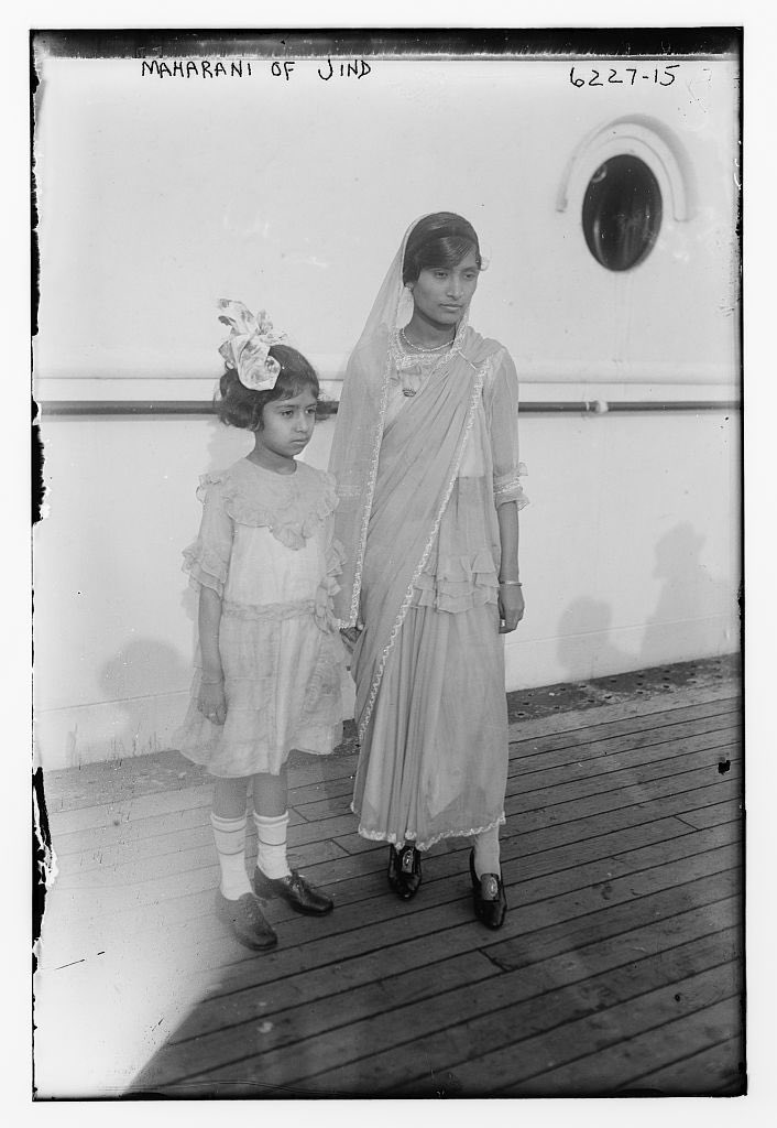 hemantsarin's tweet image. Photo possibly of Maharani Gurcharan Kaur Sahiba 4th wife of Maharaja Ranbir Singh of #Jind &amp;amp; daughter Maharajkumari Bibiji Diamond Balbir Rajinder Kaur Sahiba #History #Phulkian #VintagePhotography ..1/2 @thejatculture @Kharagket @RamblingSingh @SirPentapotamia @YungBhujang