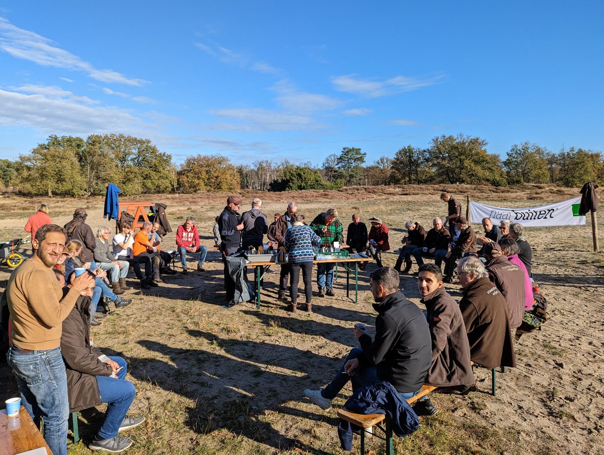 JannyPepping's tweet photo. Wat een geweldige opkomst!
#natuurwerkdag in #Zeegse !
mooie enthousiaste #samenwerking in de Zeegser Duinen ! @staatsbosbeheer @drentslandschap https://t.co/x6lpadzzSx