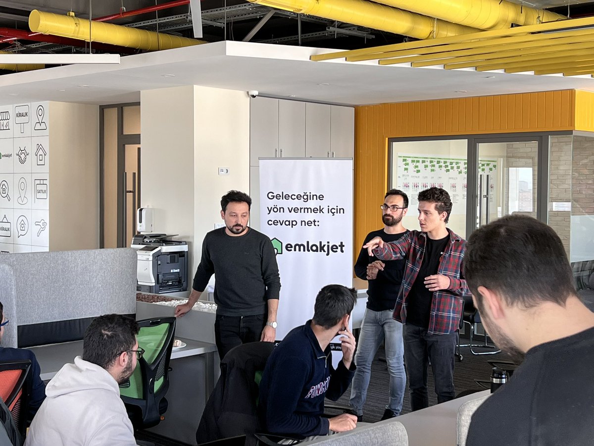 jug_istanbul's tweet image. Dünyanın her yerinde insanlar öğrenmek, keşfetmek ve büyümek için küçük uygulama topluluklarında bir araya geldi 🎉 

JUG İstanbul’un organize ettiği Global Day of Coderetreat etkinliği @Emlakjet’te devam ediyor 👏🏻

#gdcr2022 #coderetreat