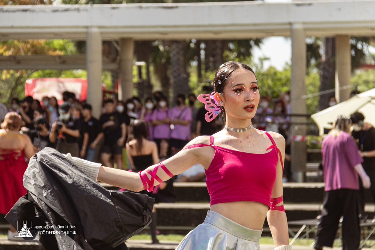 lakornnitadebu's tweet photo. 💎✨ เราเก็บภาพโชว์ The Passion In Your Self จากละครนิเทศฯ ม.กรุงเทพ ในงาน BU Open House 2022 มาฝากกันครับ บอกได้เลยว่าปังมาก 🎀🎤🤍  

#Openhousebu2022
#Lakornnitadebu
#ละครนิเทศมอกรุงเทพ https://t.co/UL8HIMORtl