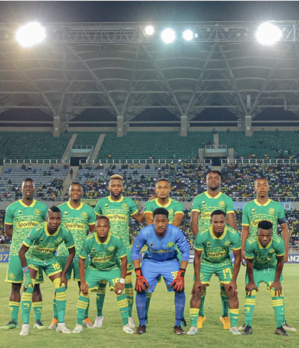 Ngo Aprfc indege ntago izazima kubera itagura abanyamahanga ubuse yanga fc ifite umuba wabo bimeze bite mureke duhe umwanya abanyarwanda batere umupira,Aprfc team ya majeshi mukomereze aho