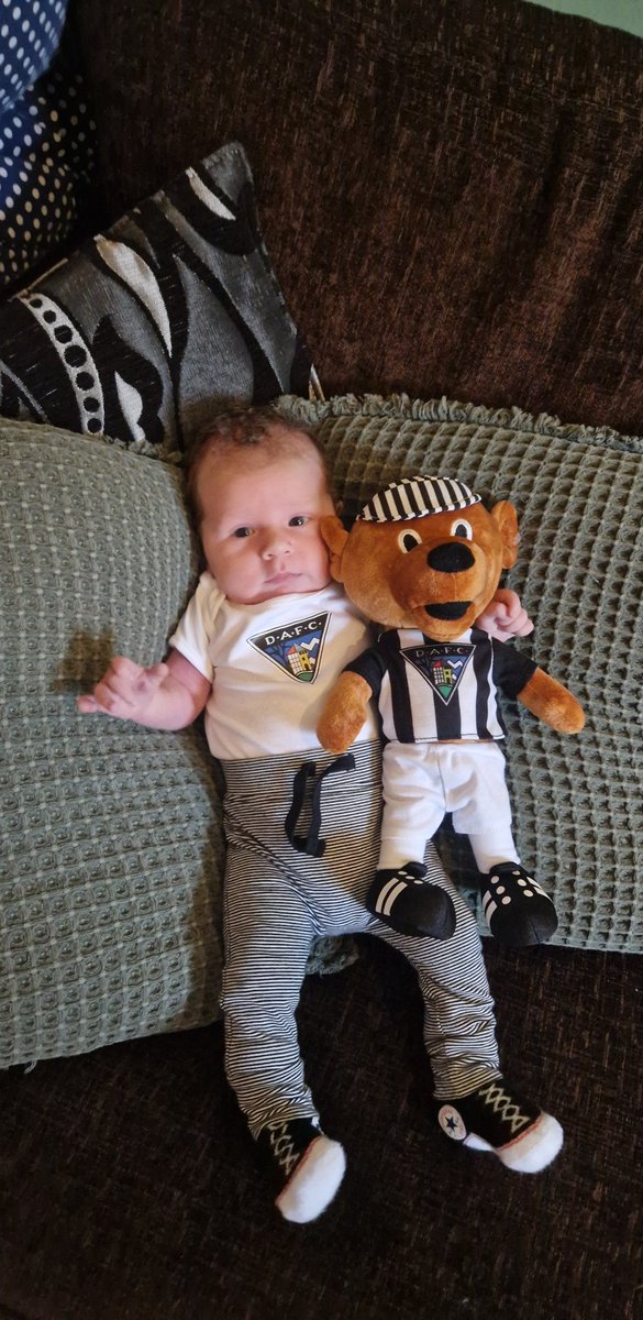 Undrd4wg's tweet photo. MON THE DA 🇾🇪 #COYP https://t.co/3KA1CqU8Al