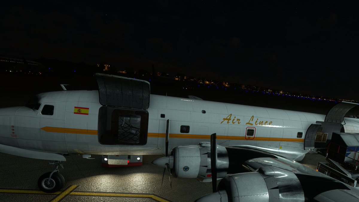 AirLinceVA's tweet photo. 🛬 Nuestro DC6A llega a #SanSebastián (LESO) procedente de #Almería (LEAM) de la mano de 👨✈️LIC1992.
Un viaje en el tiempo con una de las joyas de nuestra flota.
#SomosLinces #MSFS2020 #IVAO #AirSimulation #PMDG https://t.co/bK1xXc30it
