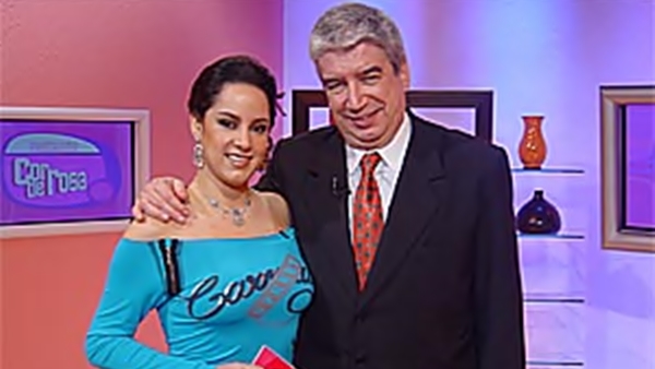 digaofelicio's tweet photo. #TunelDoTempo
05 de novembro de 2004
Nesta mesma data, quase três meses após sua estreia, chegava ao fim o #ProgramaCorDeRosa no SBT.
Exibido nas tardes da emissora, trazia fofocas e matérias, sob o comando de Silvia Abravanel e Décio Piccinini.
Saiba+ >https://t.co/kVuLTGXxbI https://t.co/IaQQVnLLii