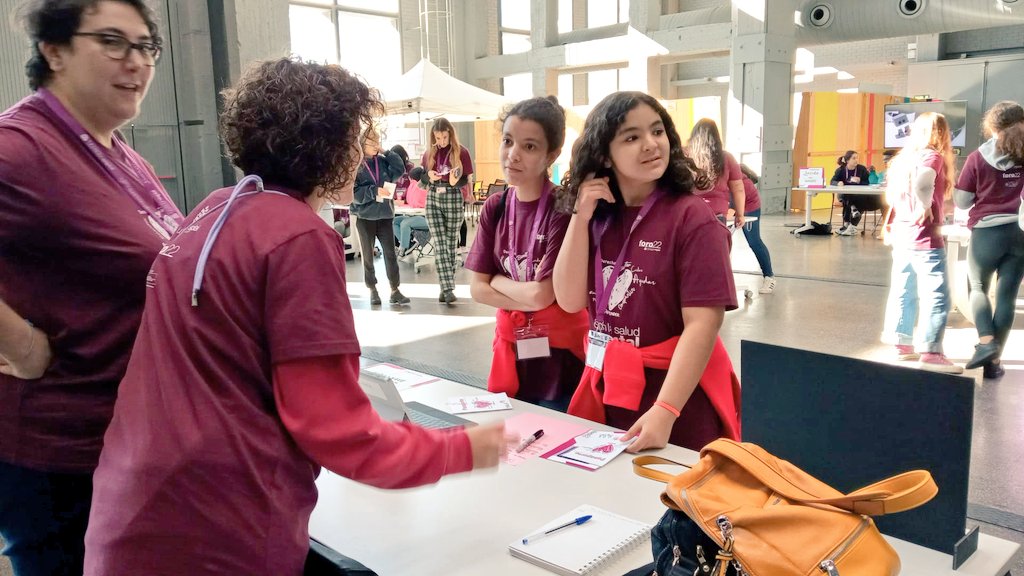 ESCmariafortuny's tweet photo. 5 alumnes de 6è es troben ja a la Nave Boetticher de Madrid gaudint dels tallers i activitats a #foroFE22 representant l'equip #Bitaminadas 👩🏽‍💻
Gràcies @petitsenginyers i @fundacionesplai 🥰
@rmeix_p  @jordiserarols @JoanCuevas @oriolcp87 @rcusso  @audi_johnny @IRISIrisuca https://t.co/9tTo2wIce7
