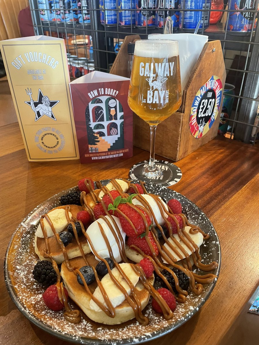 Weekends are for brunching with pints 🍻 who’s with me?! #Brunch #Pints #Weekends
