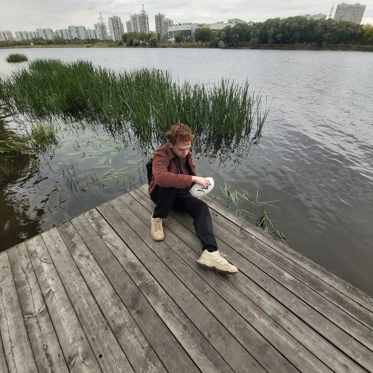 today I turned 21. I always don't like "this" day, because you understand that your time is running out⏳, but I just want to say that I wish my next year was much better than the previous one. thank you all for staying with me❤😡, keep listening to the new single❕