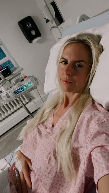 I&rsquo;m currently recovering at Guys hospital in London after lung surgery I&rsquo;m in an excruciating amount<a href="/tag/blonde"class="tags"><span>#blonde</span></a><a href="/tag/milf"class="tags"><span>#milf</span></a><a href="/tag/ofgirls"class="tags"><span>#ofgirls</span></a>