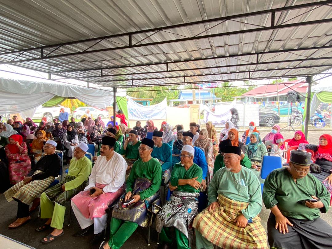 PPK_Kluang's tweet photo. Sambutan Maulidur Rasul Peringkat PPK Kluang 1444H/2022. Terima kasih kepada semua yang terlibat menjayakan majlis ini yang diadakan di Unit Peladang Kg. Palembang. Alhamdulillah kehadiran lebih daripada 300 orang penduduk kampung dan ahli-ahli PPK Kluang. https://t.co/hN7sGOL2ZV