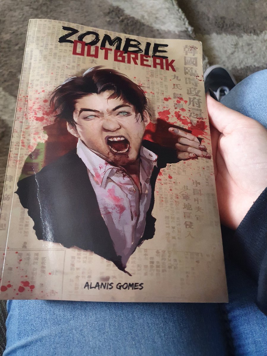 artevkoo's tweet photo. meu livro veio tudo amassado😭😭😭😭😭😭😭 https://t.co/BTYGN3R7Ps