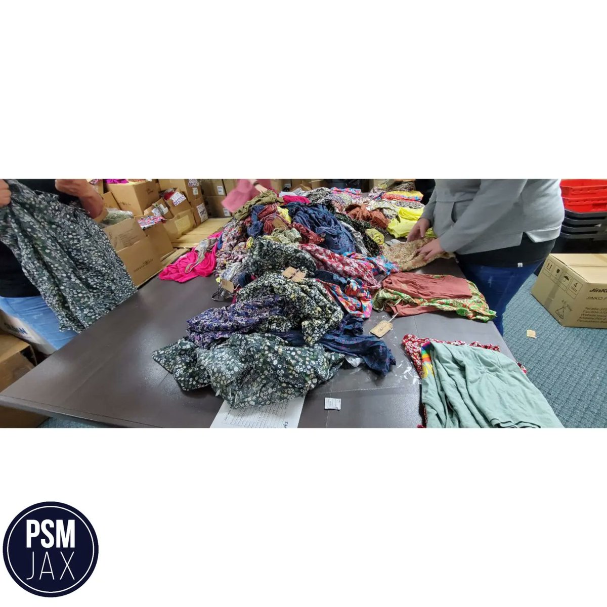 PSMJAX's tweet photo. Thank you to our volunteers from @RethreadedInc for helping us sort these beautiful clothes and items from @Natural_Life We appreciate your time and effort 😊
Reach out to us if you would like to volunteer with us. 

#PSMJax #Rethreaded #NaturalLife #ClothingWithPurpose https://t.co/7fwmqT4HwK
