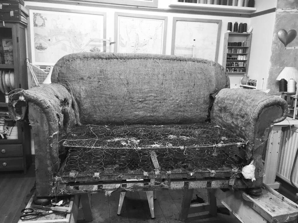 Say hello to my patient. 
He is almost 90 years old and has a broken arm. 

#reupholstery 
#upholstery 
#traditionalupholstery 
#椅子張替え 
#椅子張り