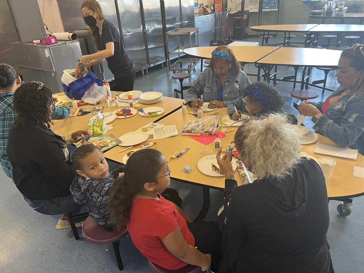DCastillo449X's tweet photo. Annual Fall Festival!! #gearingupforsuccess https://t.co/tF3AGB7er0