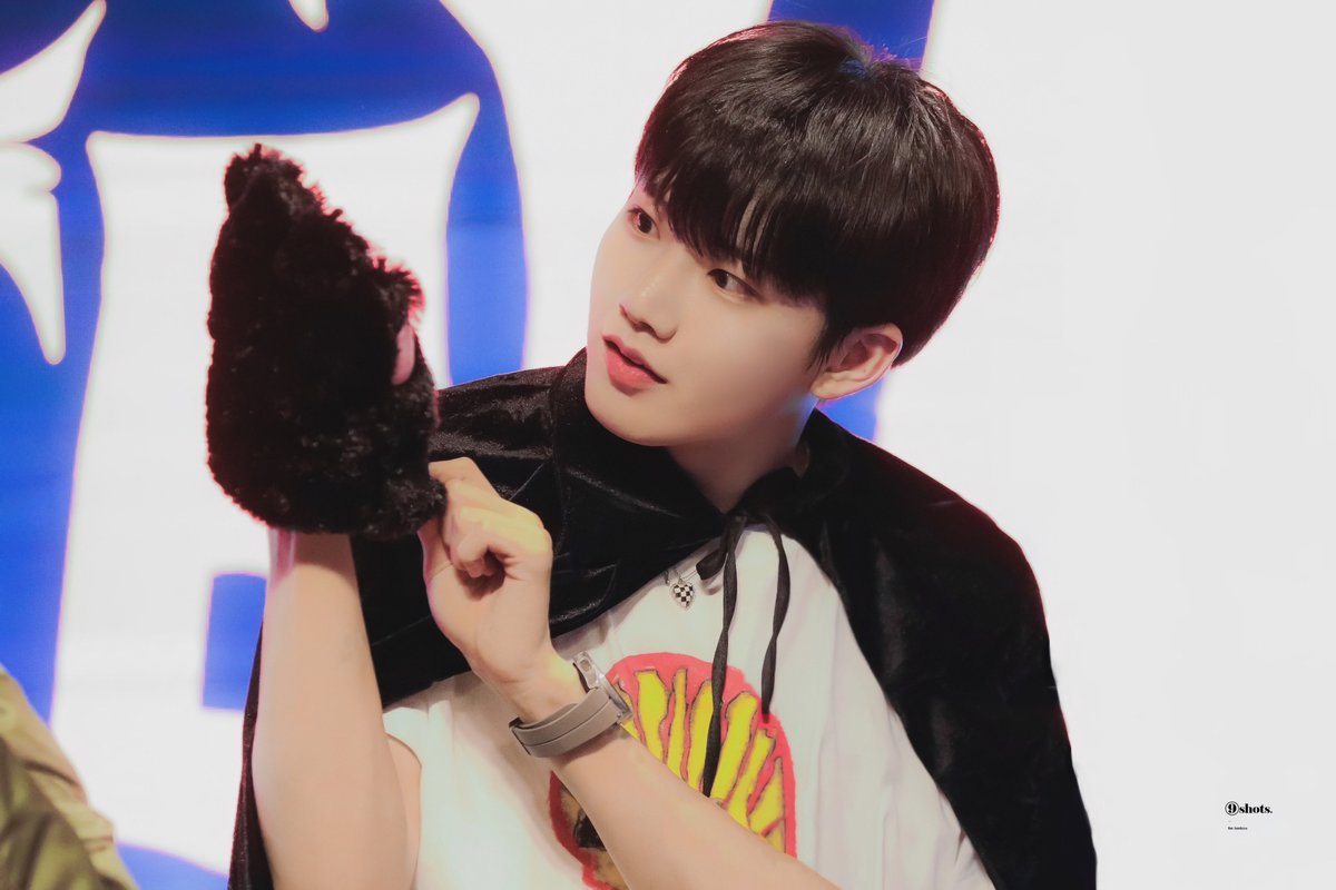 script_09's tweet photo. 221023 케타 대면팬싸

#준규 #JUNKYU #트레저 #TREASURE #뀨_우우우 https://t.co/dQk9C3Bd6G