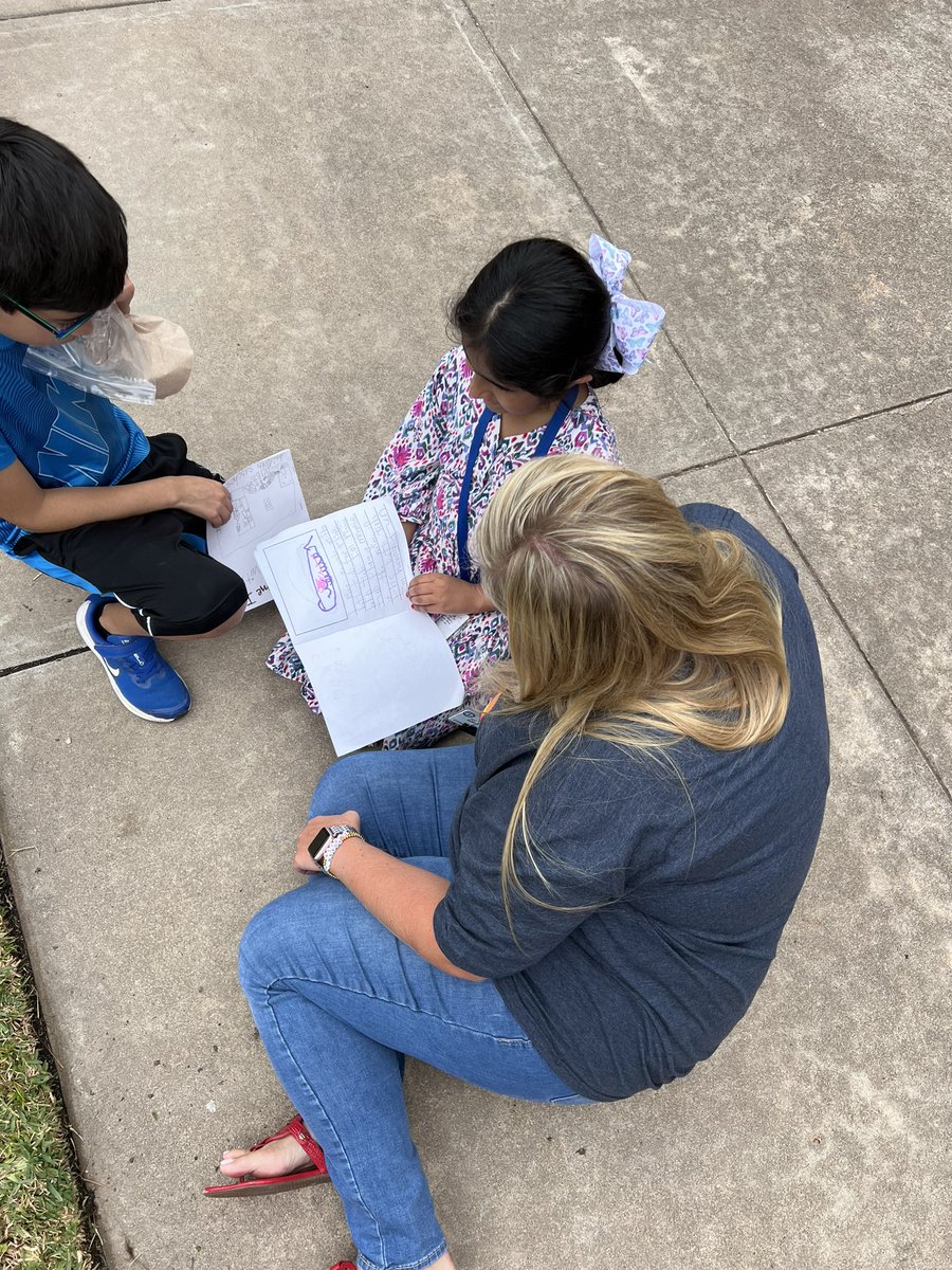 Julie Mayer tweet media