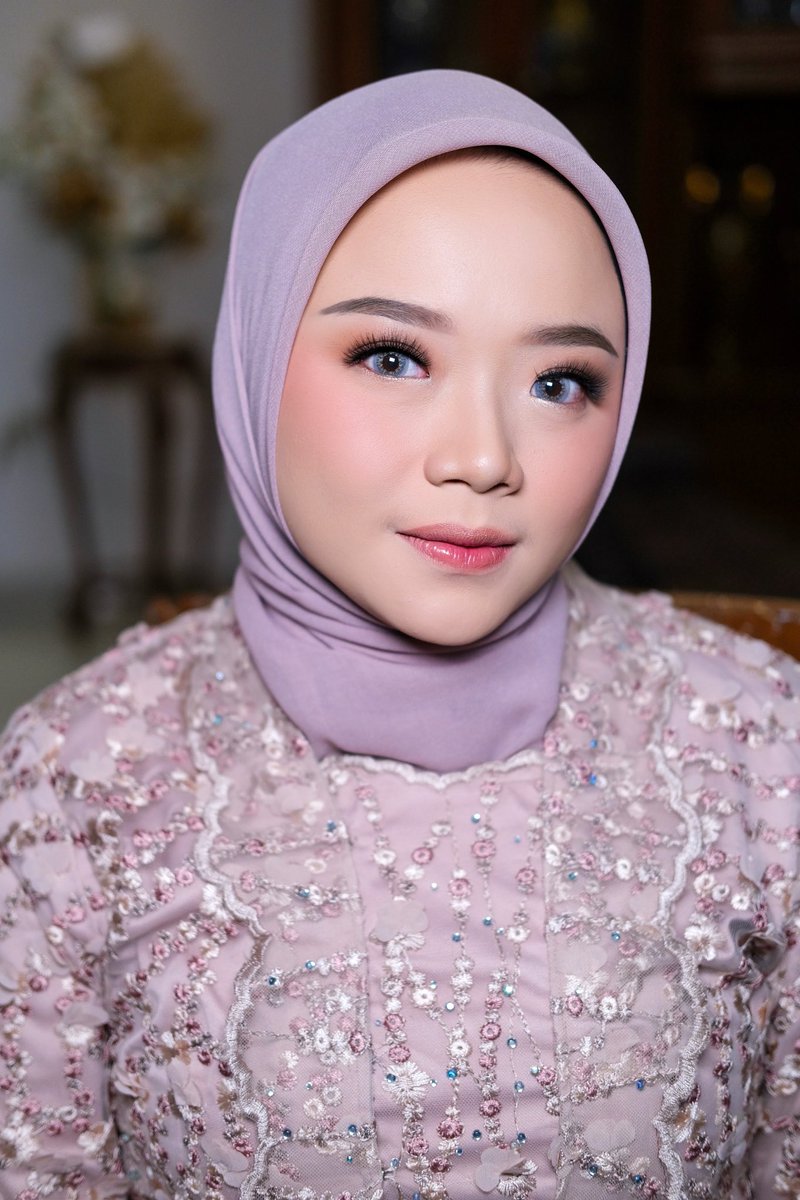 jihanfrdl's tweet photo. Makeup Wisuda ✨
IG: jihanf.mua
#muajakarta #makeupwisuda #makeupwisudajakarta #makeupwisudamurah #makeupgraduation #makeupartistjakarta #muajakpus #muajaksel #makeuplamaran #makeupengagement #makeuptunangan #makeupbridesmaid https://t.co/j7SgqUx4AG